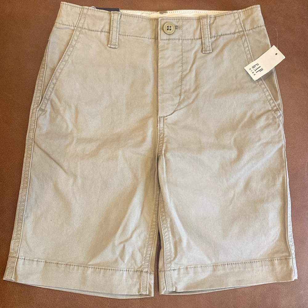 NWT: Gap Kids Khaki shorts, size 8 regular